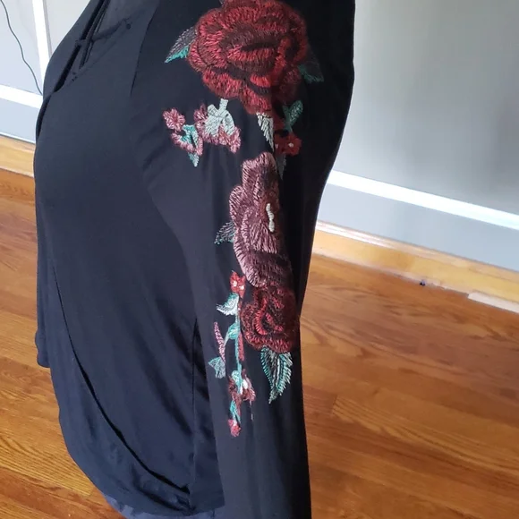 AEO Embroidered Wrap Top - Picture 4 of 9